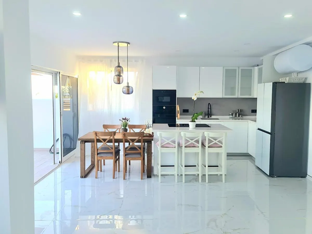 Beachfront Heaven Apartment - Carvajal Beach Fuengirola