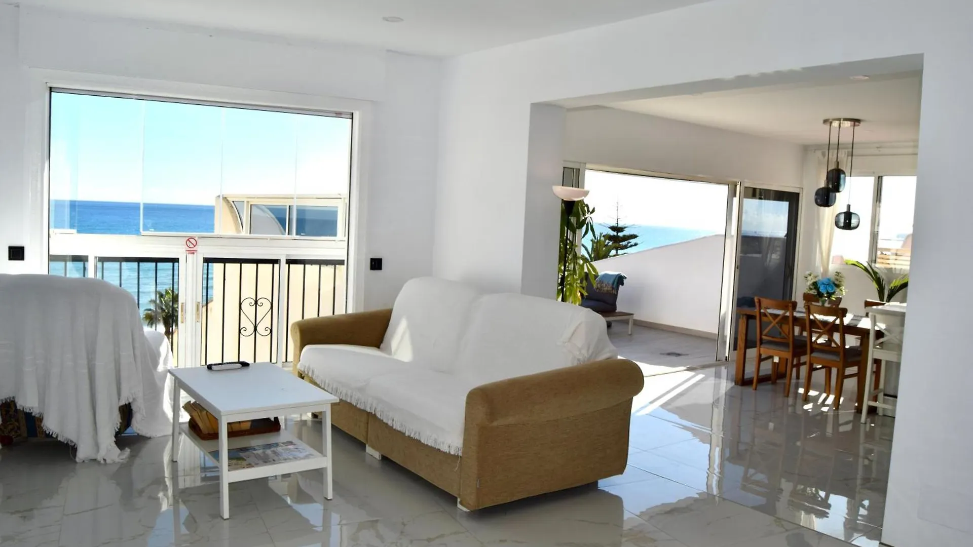 Beachfront Heaven Apartment - Carvajal Beach Fuengirola 0*,