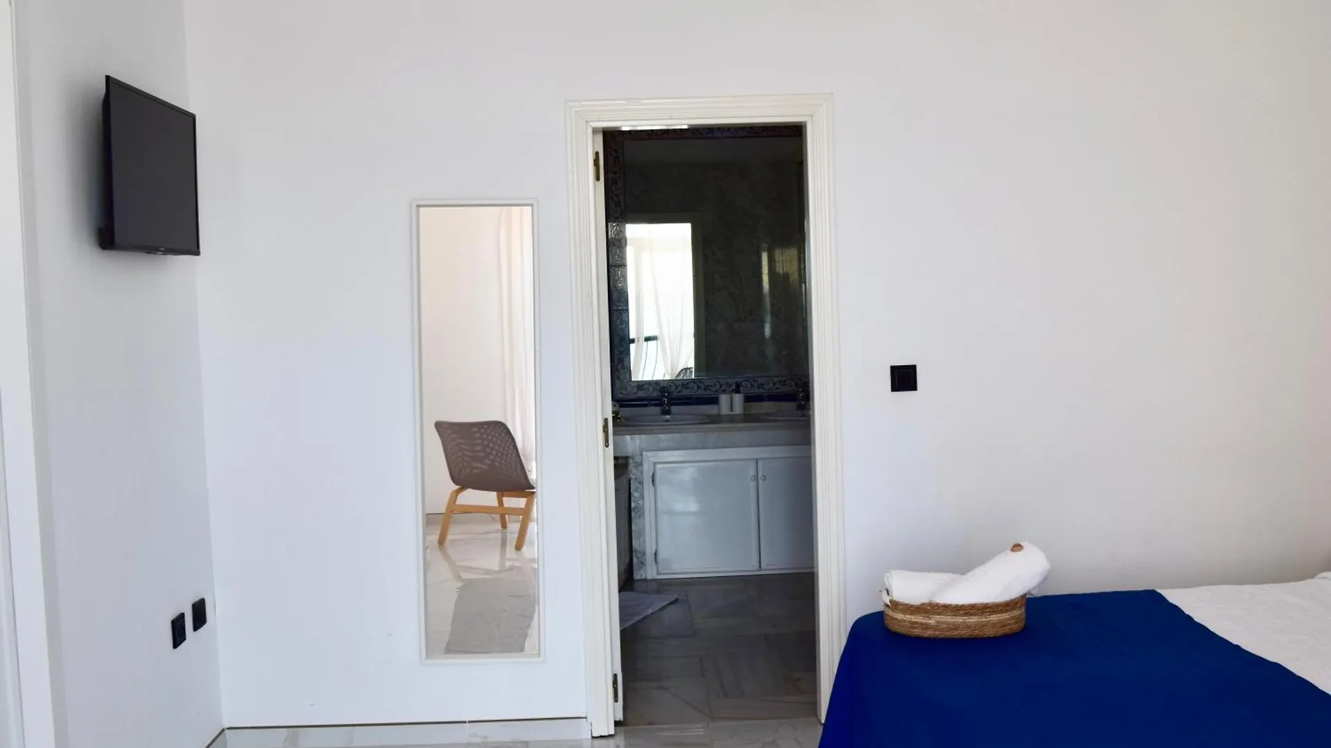 Beachfront Heaven Apartment - Carvajal Beach Fuengirola 0*,  Spain