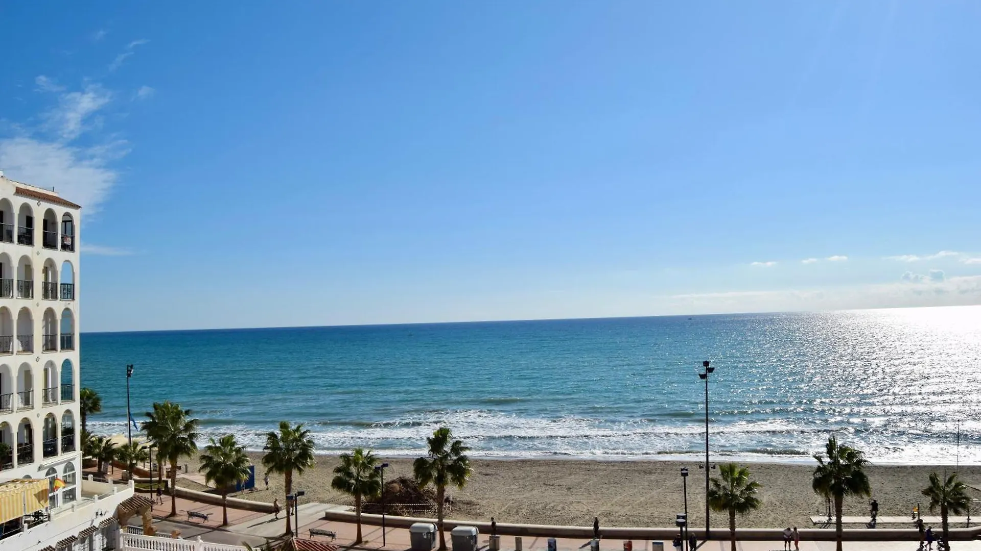 Beachfront Heaven Apartment - Carvajal Beach Fuengirola