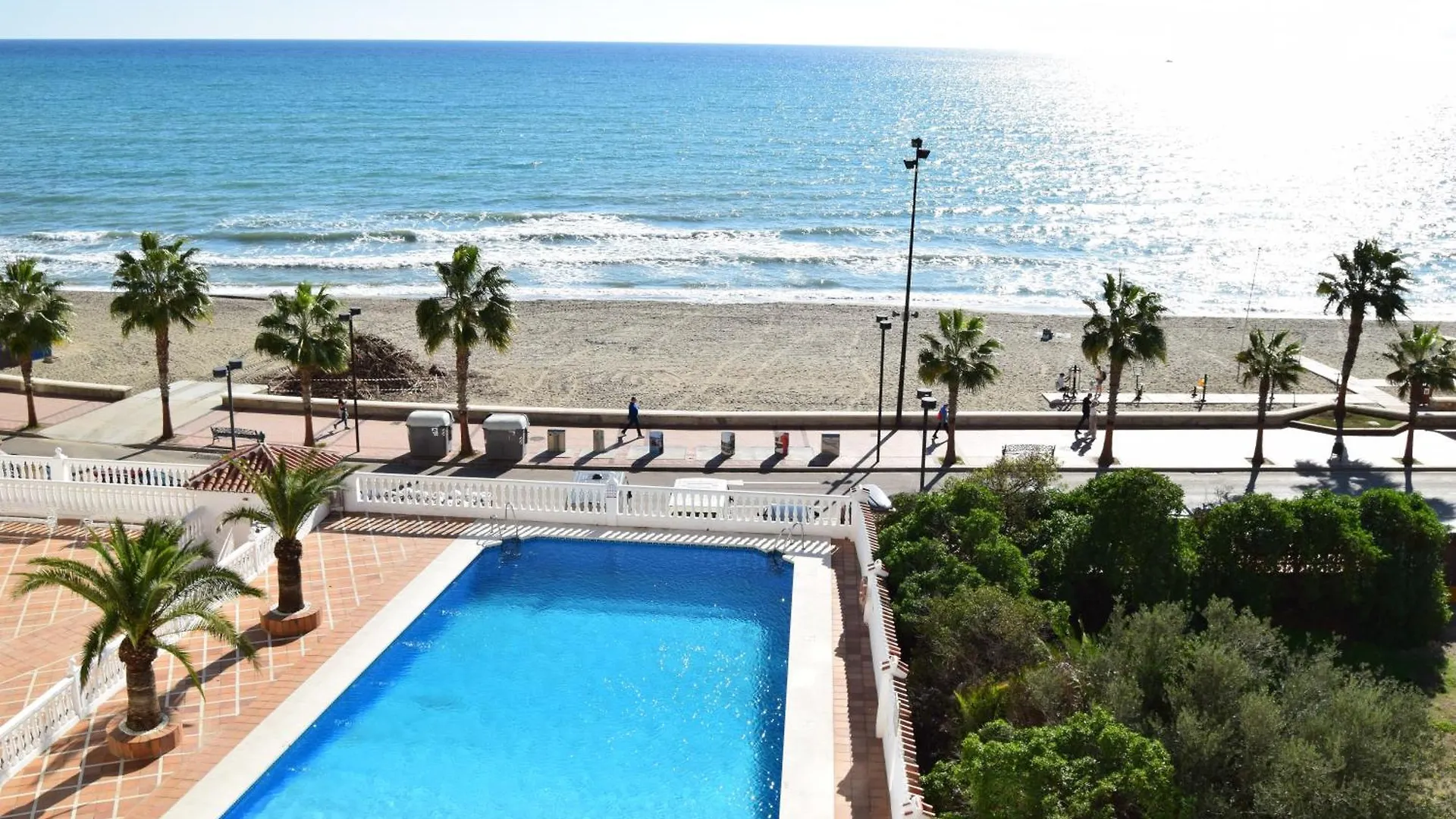 Beachfront Heaven Apartment - Carvajal Beach Fuengirola