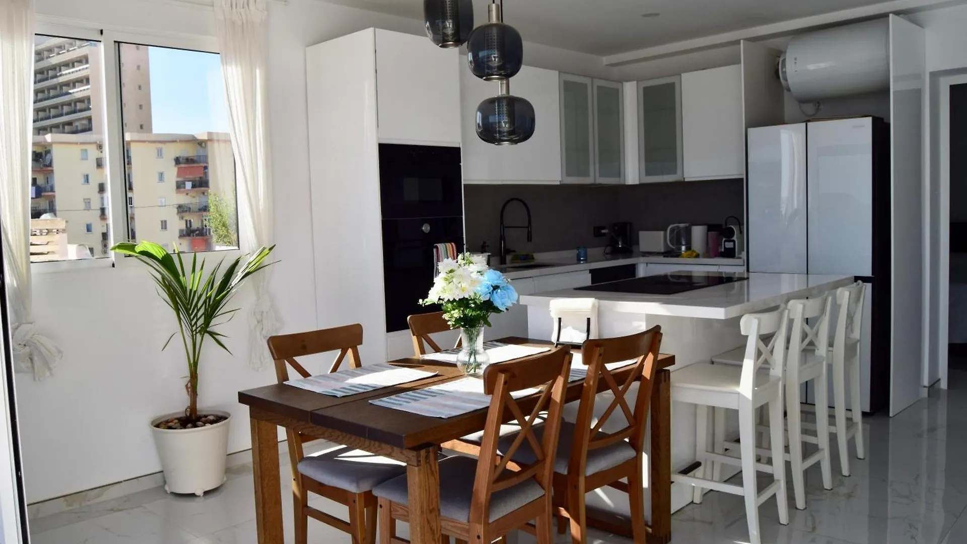 Beachfront Heaven Apartment - Carvajal Beach Fuengirola